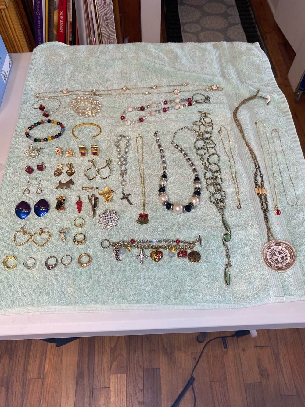 Jewelry Lot - 39 Pieces